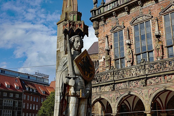 Blick auf Bremer Roland und Rathaus